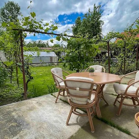 Casa 9 * Albeşti